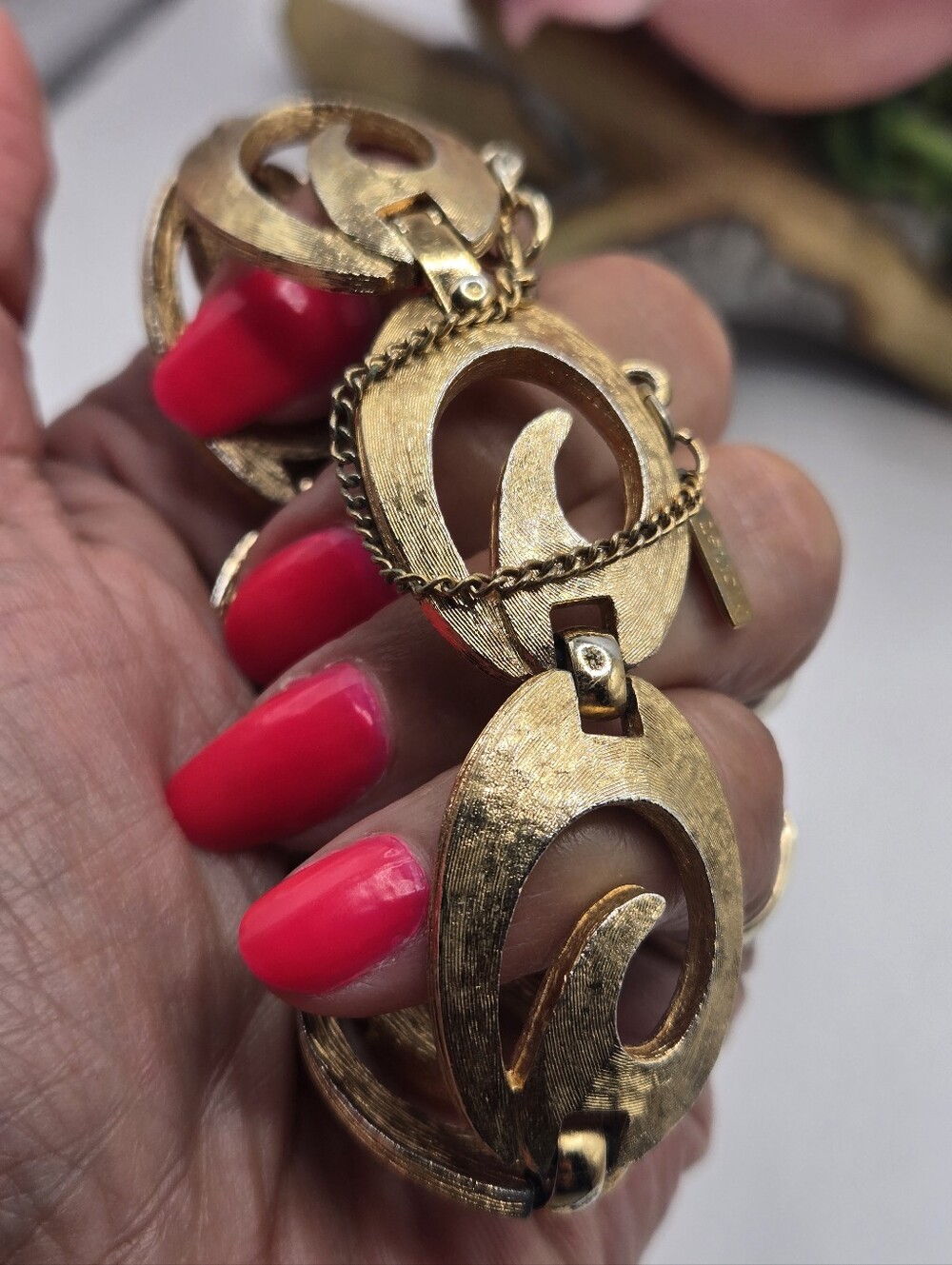 Vintage Monet Gold-Tone Oval Link Bracelet with Swirl Cutouts - Women Jewelry